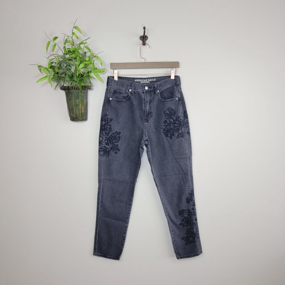 American Eagle Floral Embroidered Mom Jeans Tapered Leg Hi Rise Faded Black AE 6